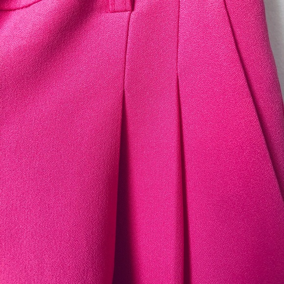 Pink Dress Shorts mid length with pleats and pockets - Picture 2 of 8